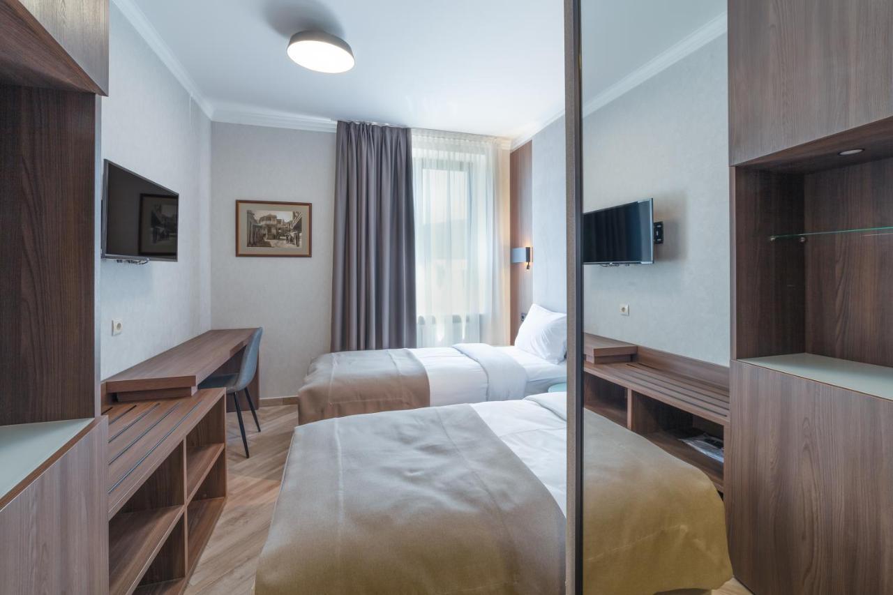 Hotel Old Wall ティビリシ エクステリア 写真