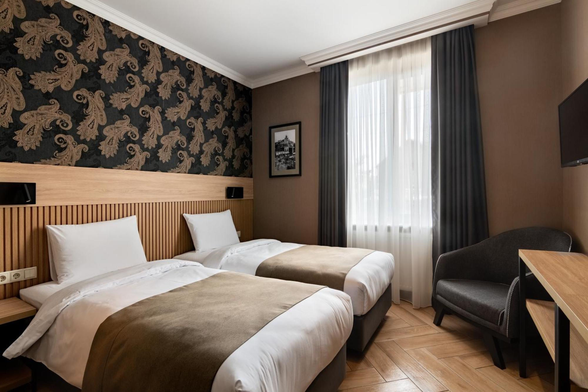 Hotel Old Wall ティビリシ エクステリア 写真