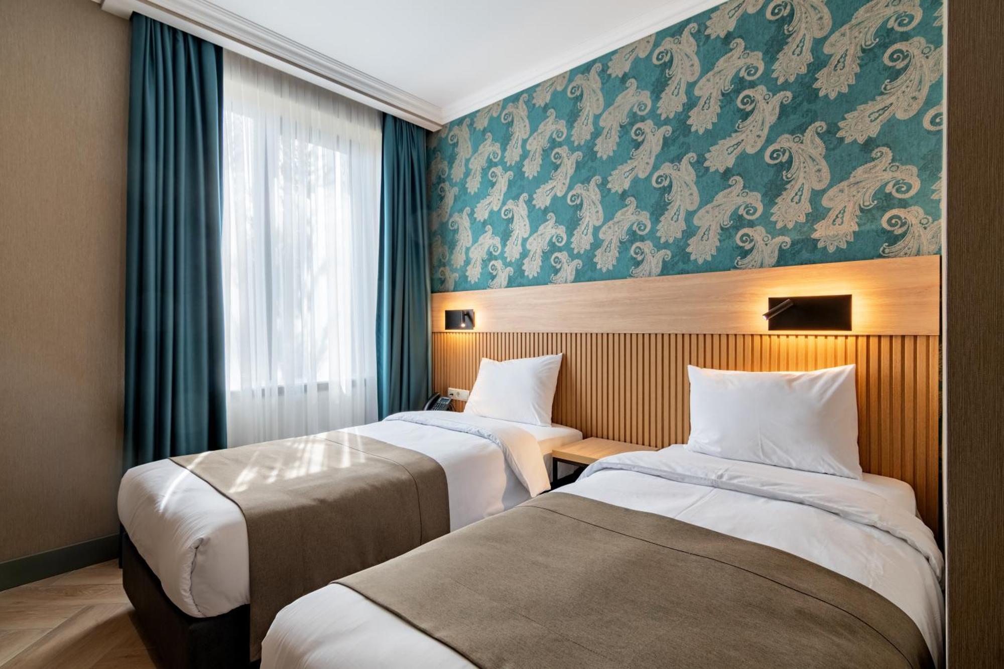 Hotel Old Wall ティビリシ エクステリア 写真